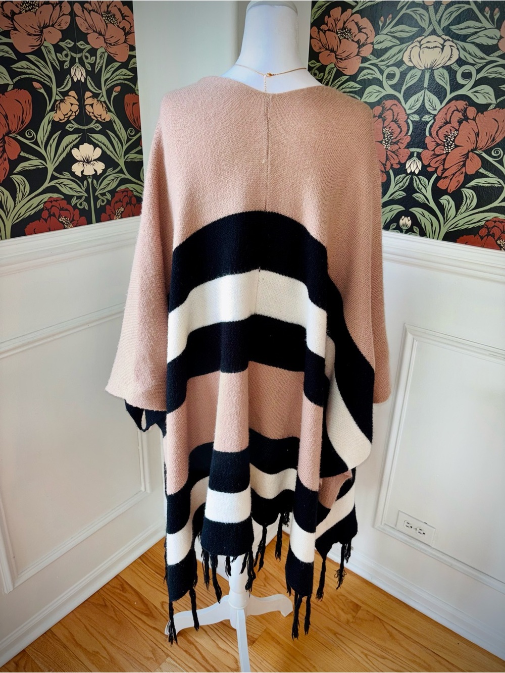 Boutique Boho Fleece Cardigan with Tassles - Picture 5 of 7
